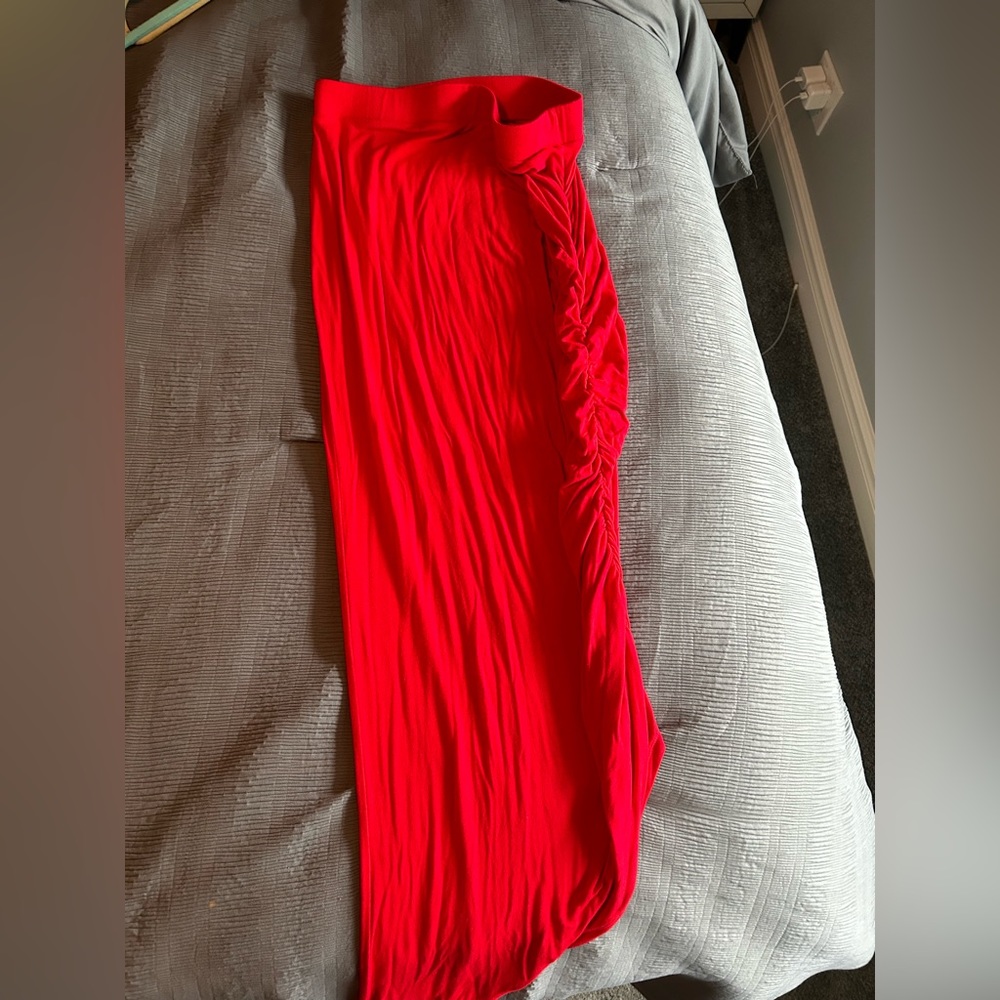 Red fitted skirt